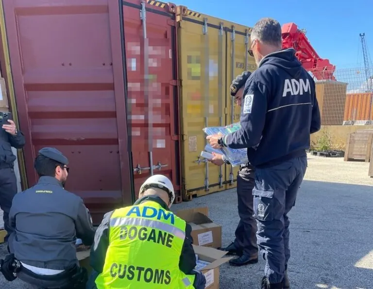 Italy : Three container seizure in Augusta coming from China