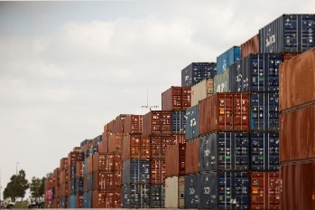 In May 2026 : U.S. imports from ports linked to Hormuz fell by 93.2%