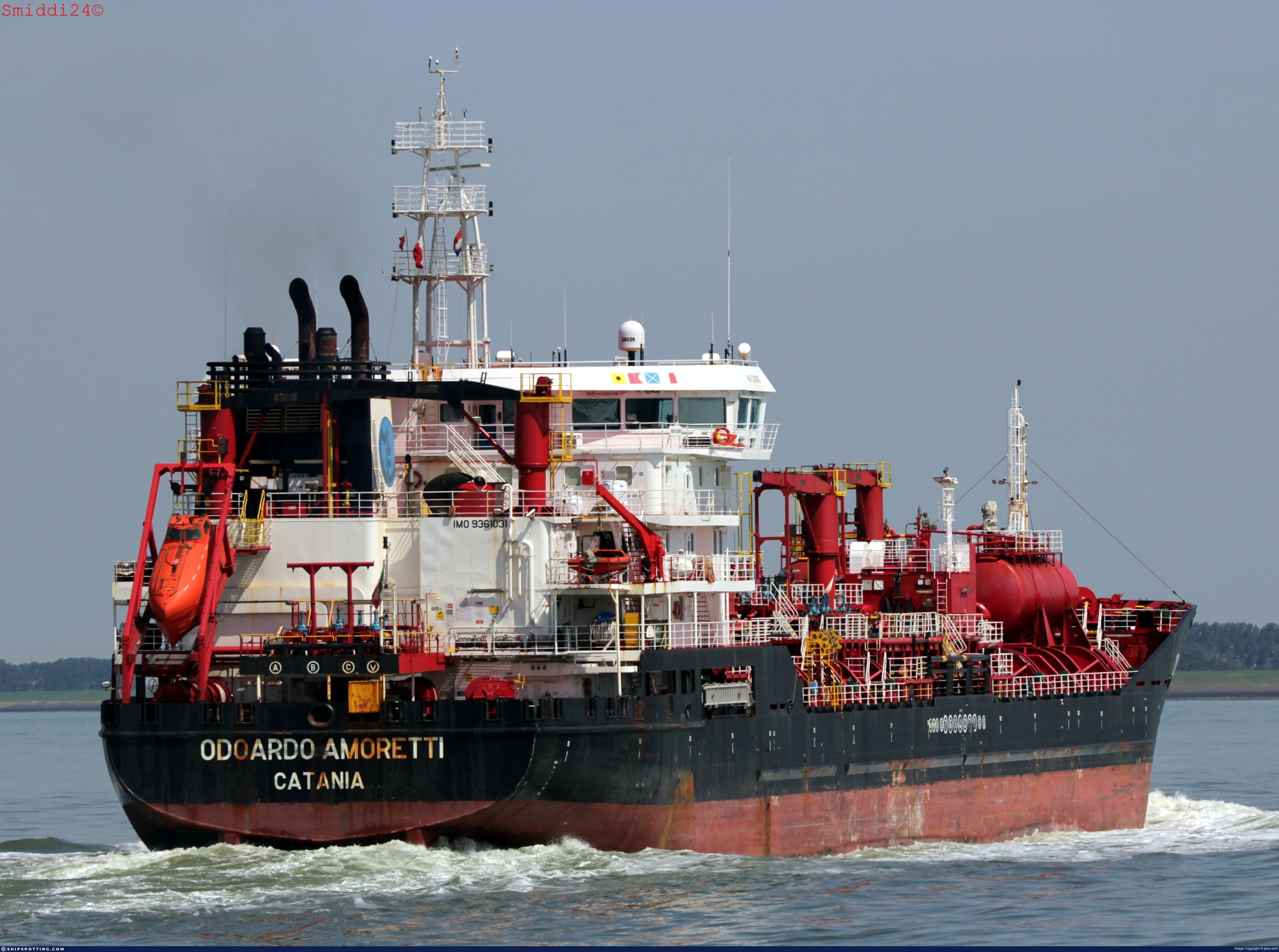 Italian Tanker Stopped in Sarroch for intentional pollution