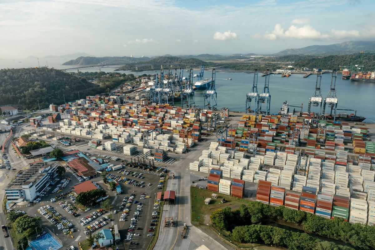 Hutcheson warns Maersk if it acquires the Balboa and Cristobal terminals in Panama.- Details