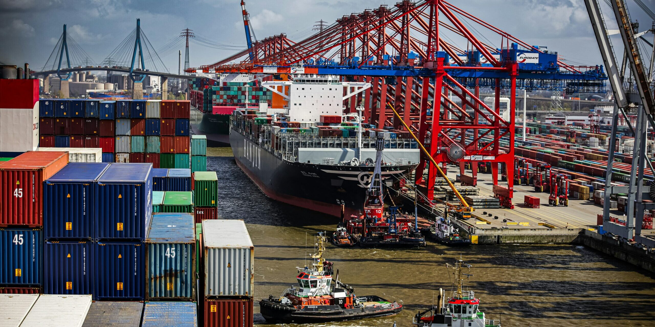 Maersk survey : Expect disruptions to persist for two more years