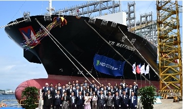 Yang Ming names third LNG dual-fuel boxship in South Korea