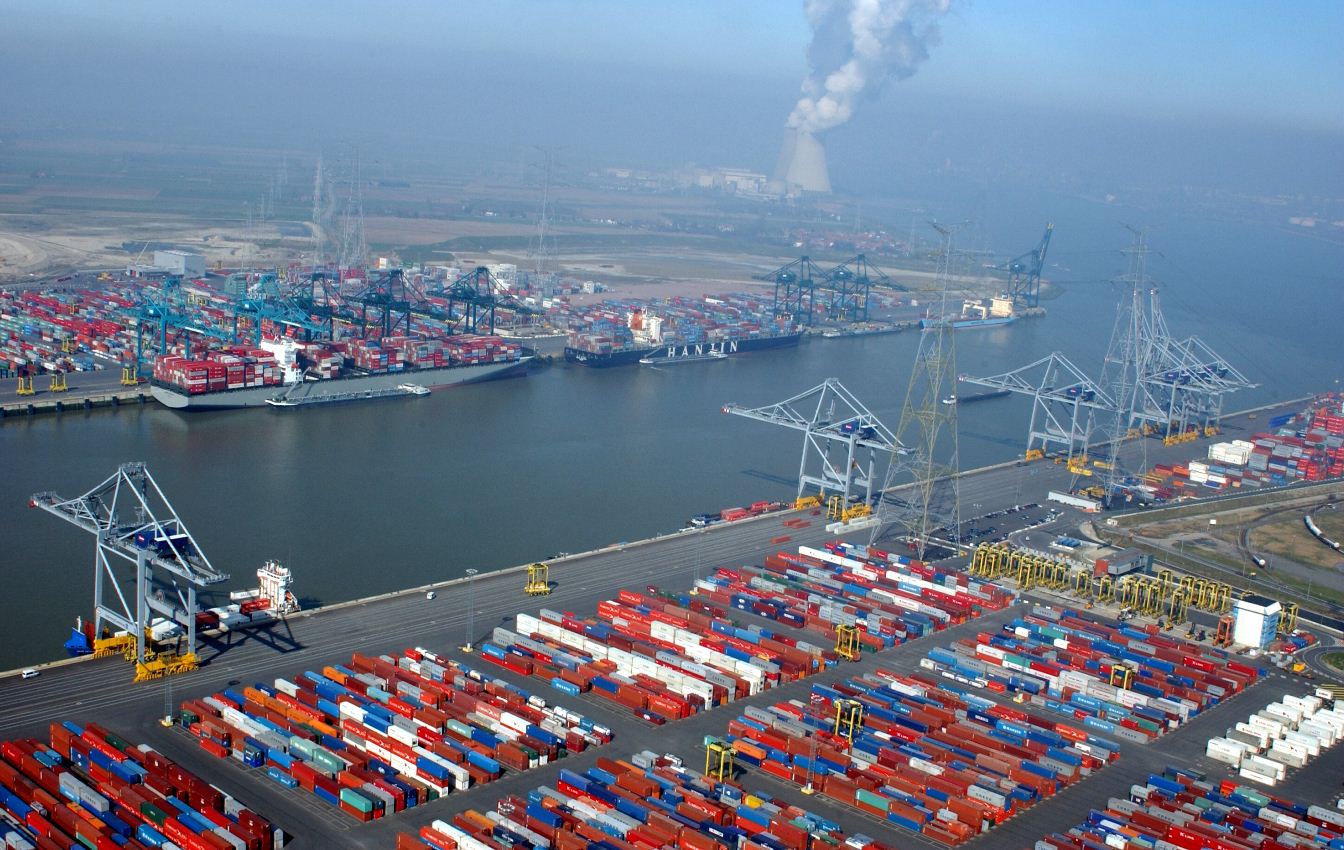 Port of Antwerp- :Total halt amid traffic control and pilot strikes