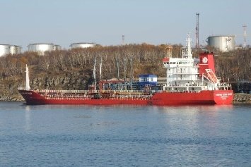 Russia is expanding its "shadow fleet" to transport gas amid the Strait of Hormuz bottleneck.