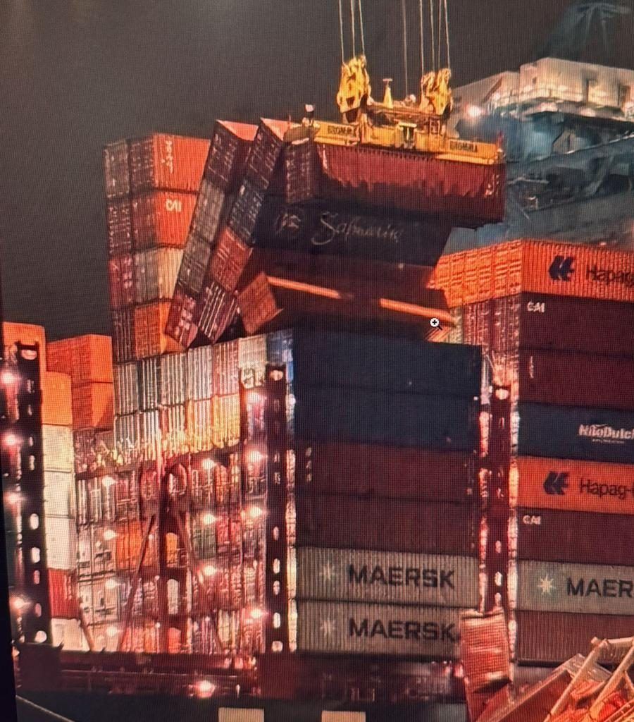 Container Stack Collapse at Port of Rotterdam Involving LNG Bunker Vessel