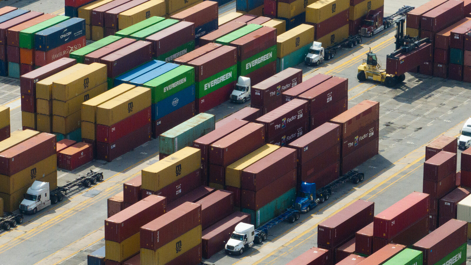 In 2025, global trade saw an extra 4.6% in growth, driven by AI